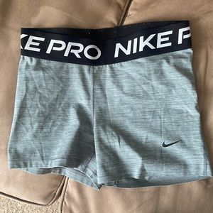 Nike pro